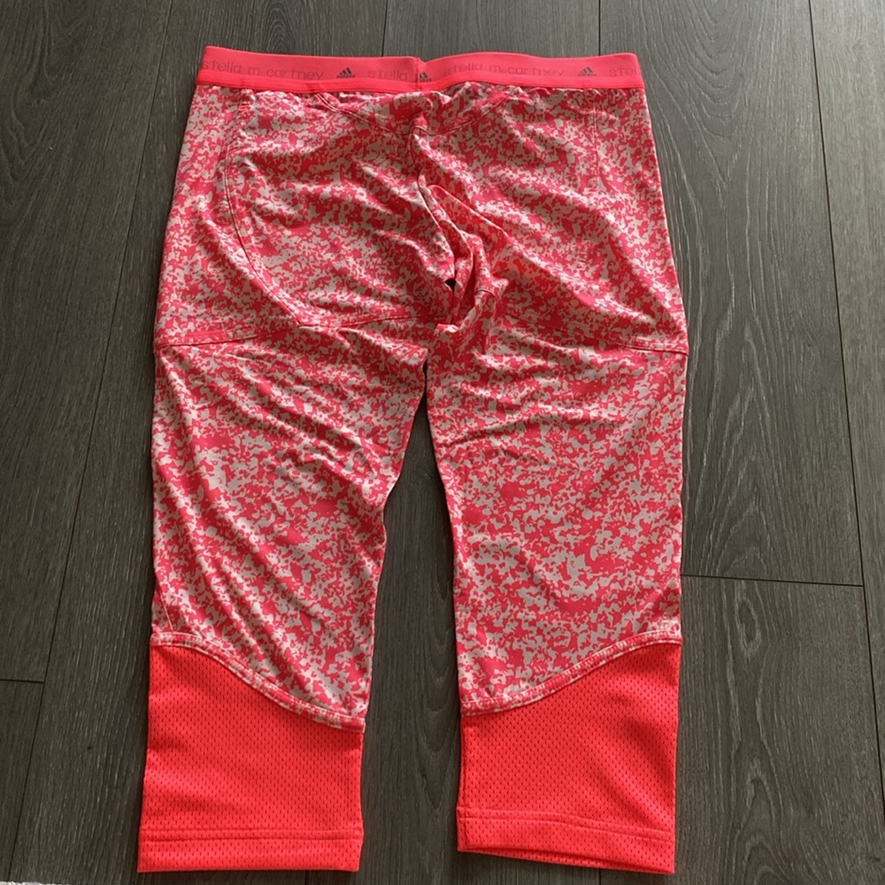 Hot Pink Adidas crop length legging - Picture 2 of 3